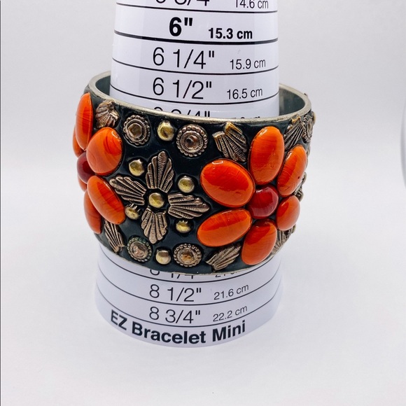 Wide metal bangle with orange red stones- floral - Picture 2 of 3